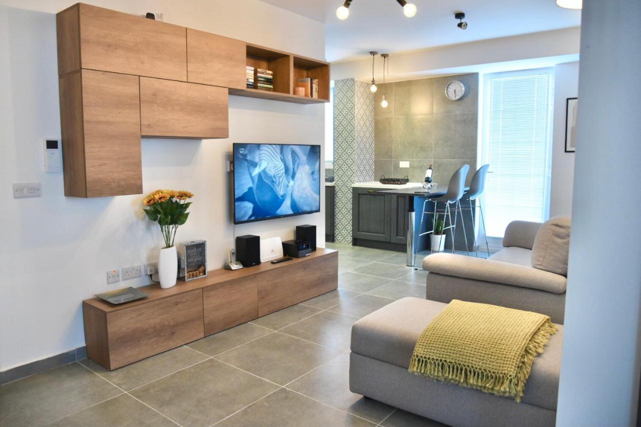 Bright & Modern 2-Bedroom, 4Th Floor Apartment In Gzira, Malta Екстериор снимка
